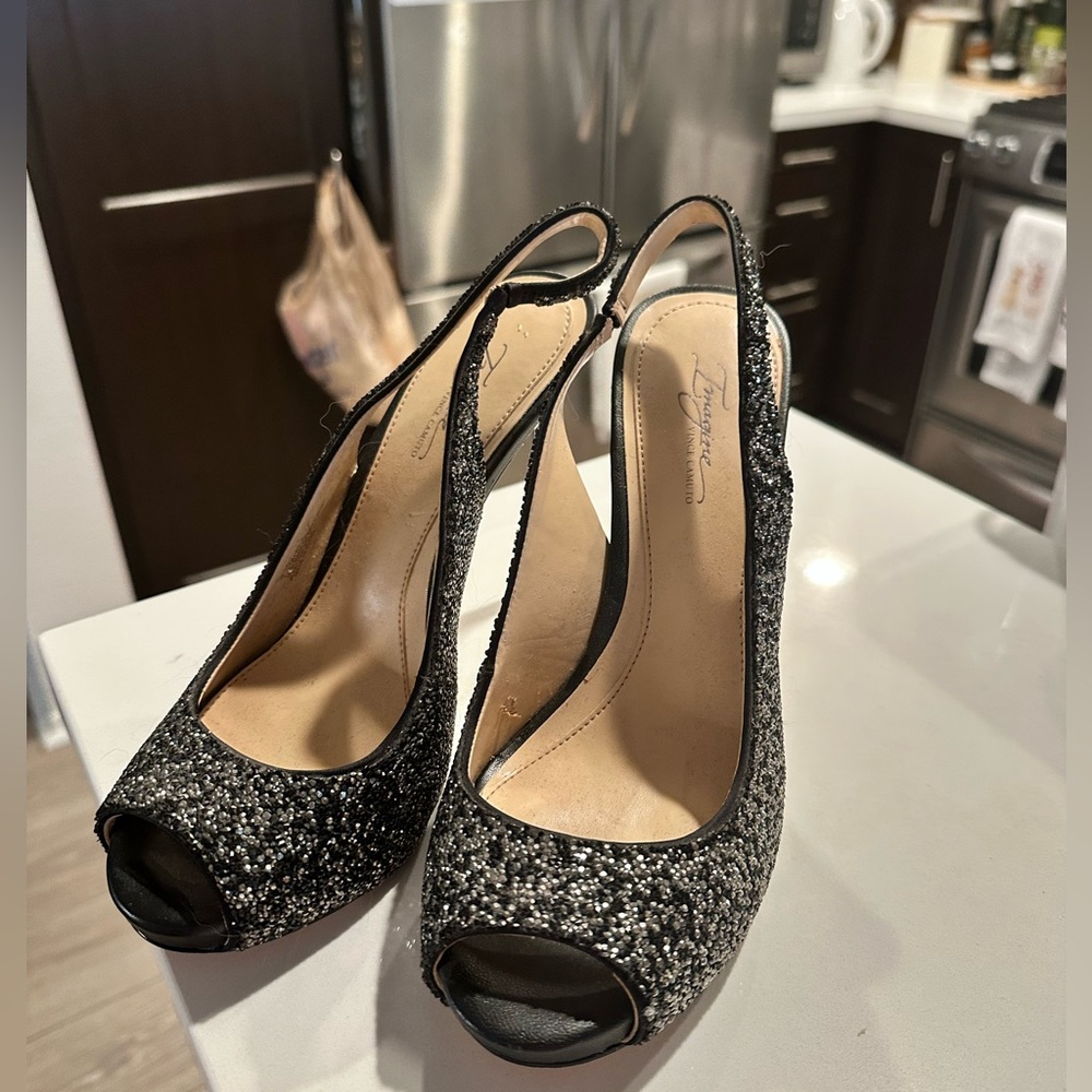 Vince Camuto heels NEVER WORN